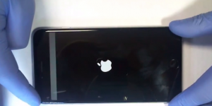 iPhone6/6 Plusで画面が反応しない、灰色のバーがちらつく不具合が多数発生！
