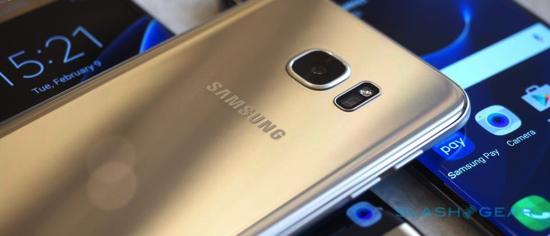Galaxy S8の指紋認証は背面で虹彩認証はより早く！その他スペック